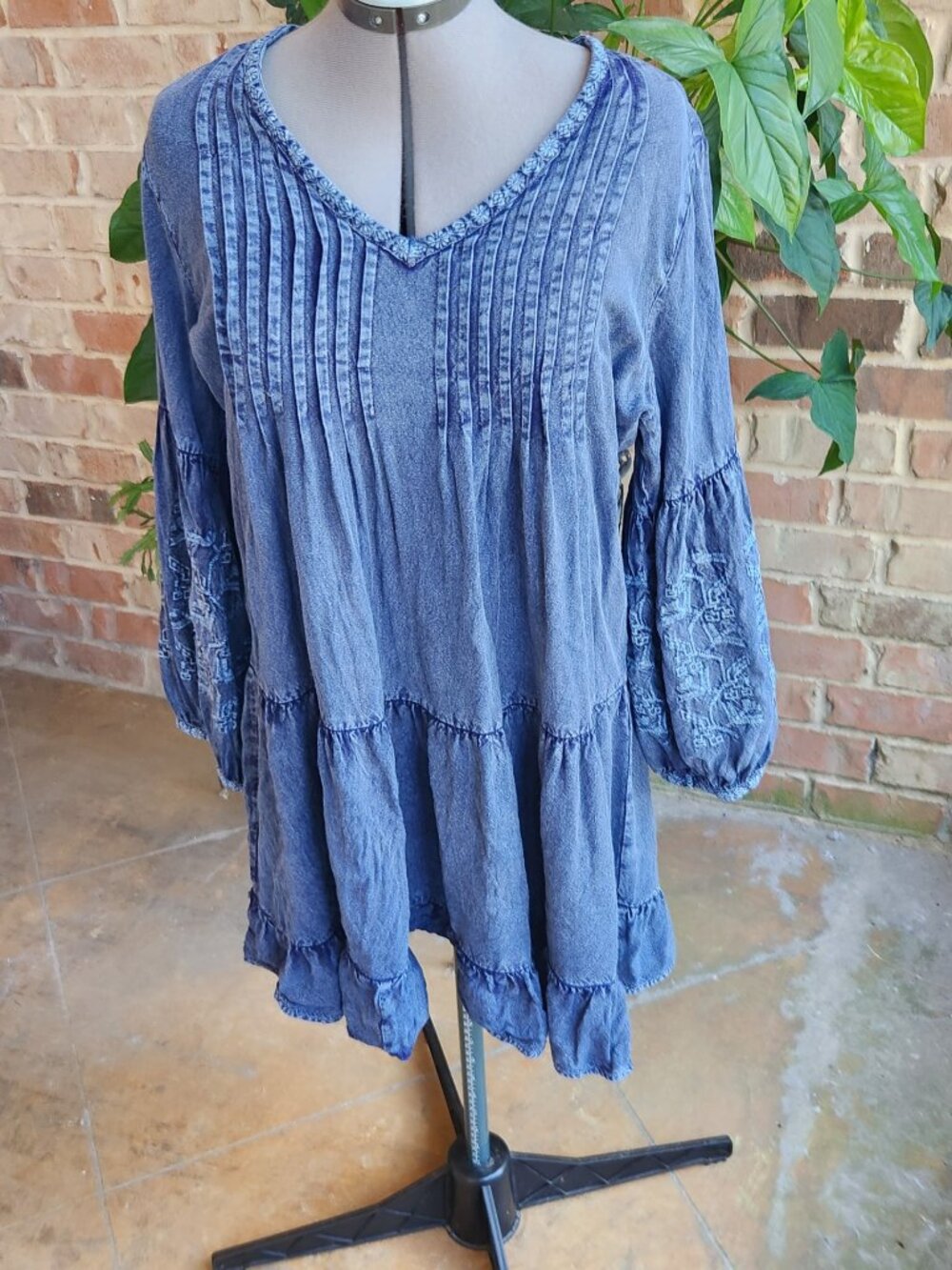 Solitaire bohemian-inspired tunic dress – Size: Large – mineral- washed blue